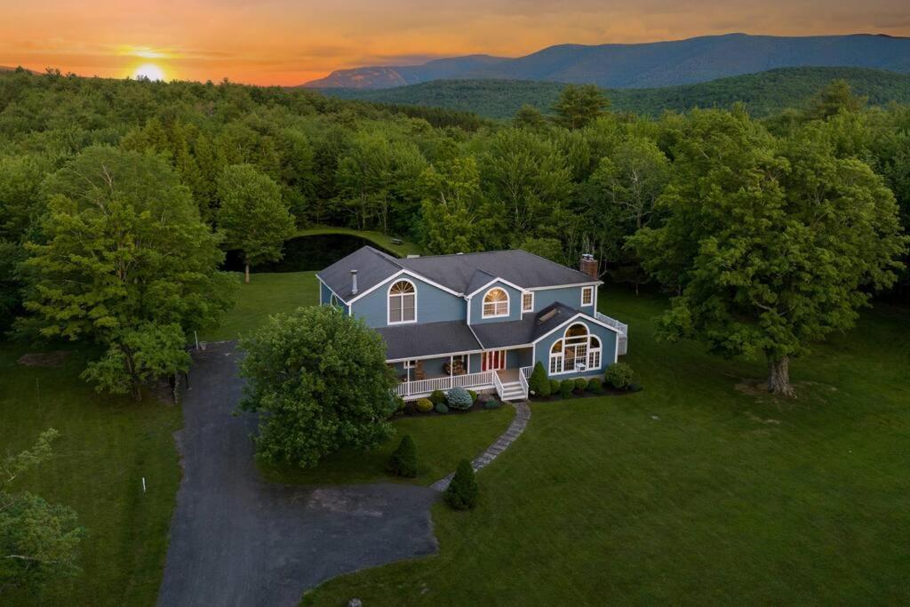 Mountain Blue Vista - Luxury Retreat Near Ski Resorts With Pond, Firepit And Hot Tub Windham Esterno foto